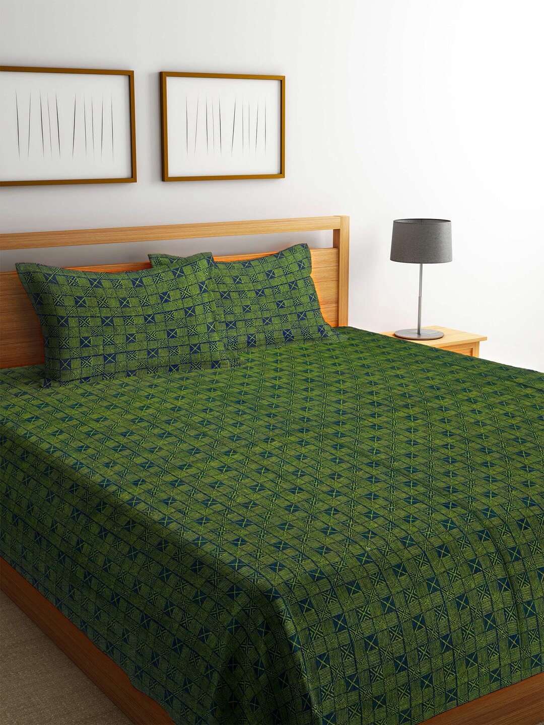 Arrabi Green Printed Double Bed Cover With 2 Pillow Covers Price in India