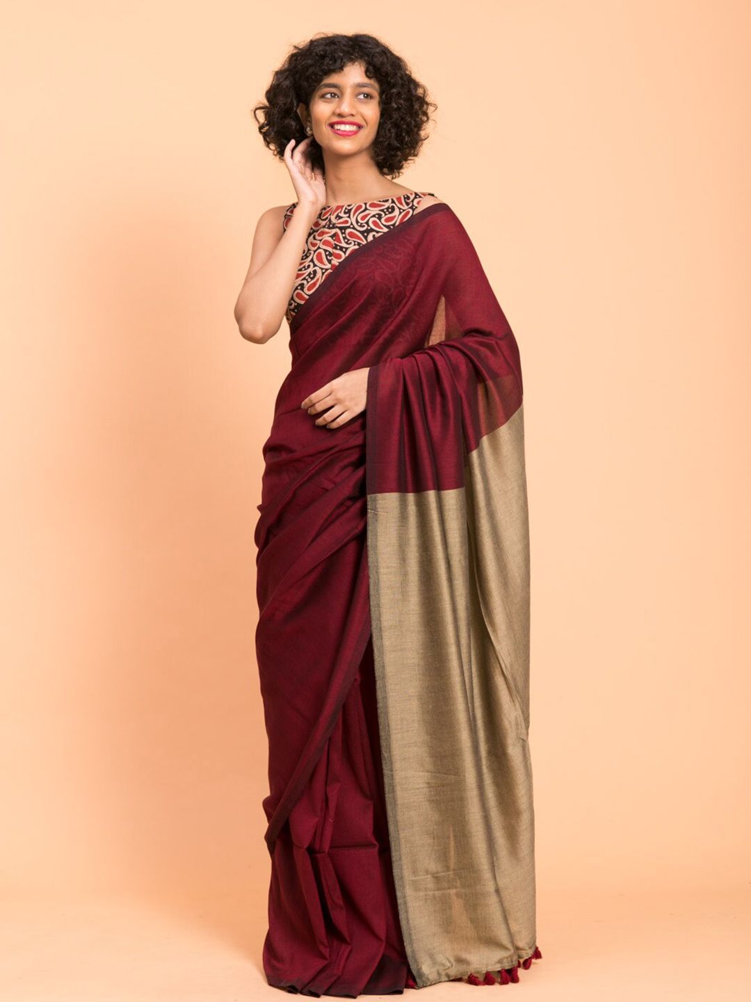 Suta Maroon & Beige Colourblocked Saree Price in India