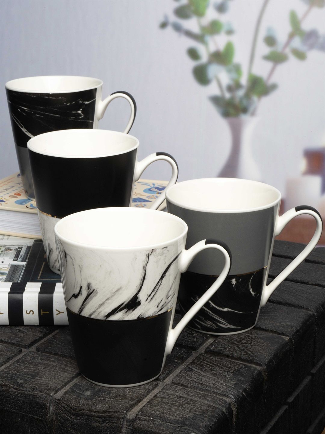 White Gold Set of 4 Gold Black & White Hand Painted Porcelain Glossy Mugs Price in India