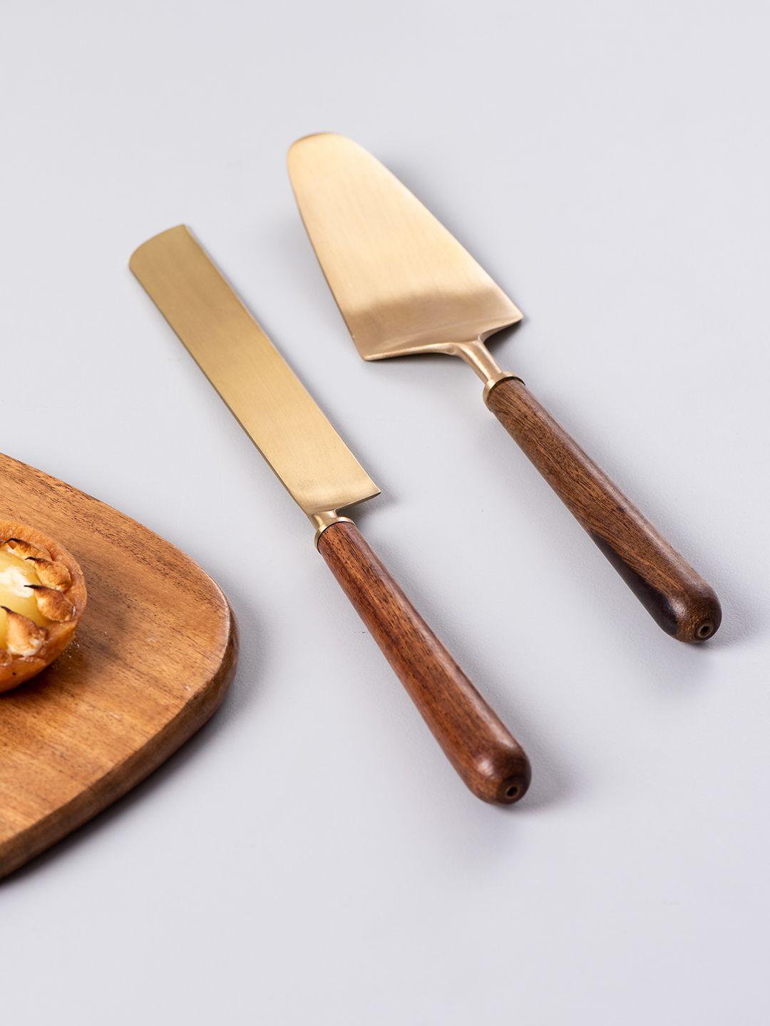 nestroots Gold-Toned & Brown Cake Cutting Knife & Spatula Server Price in India