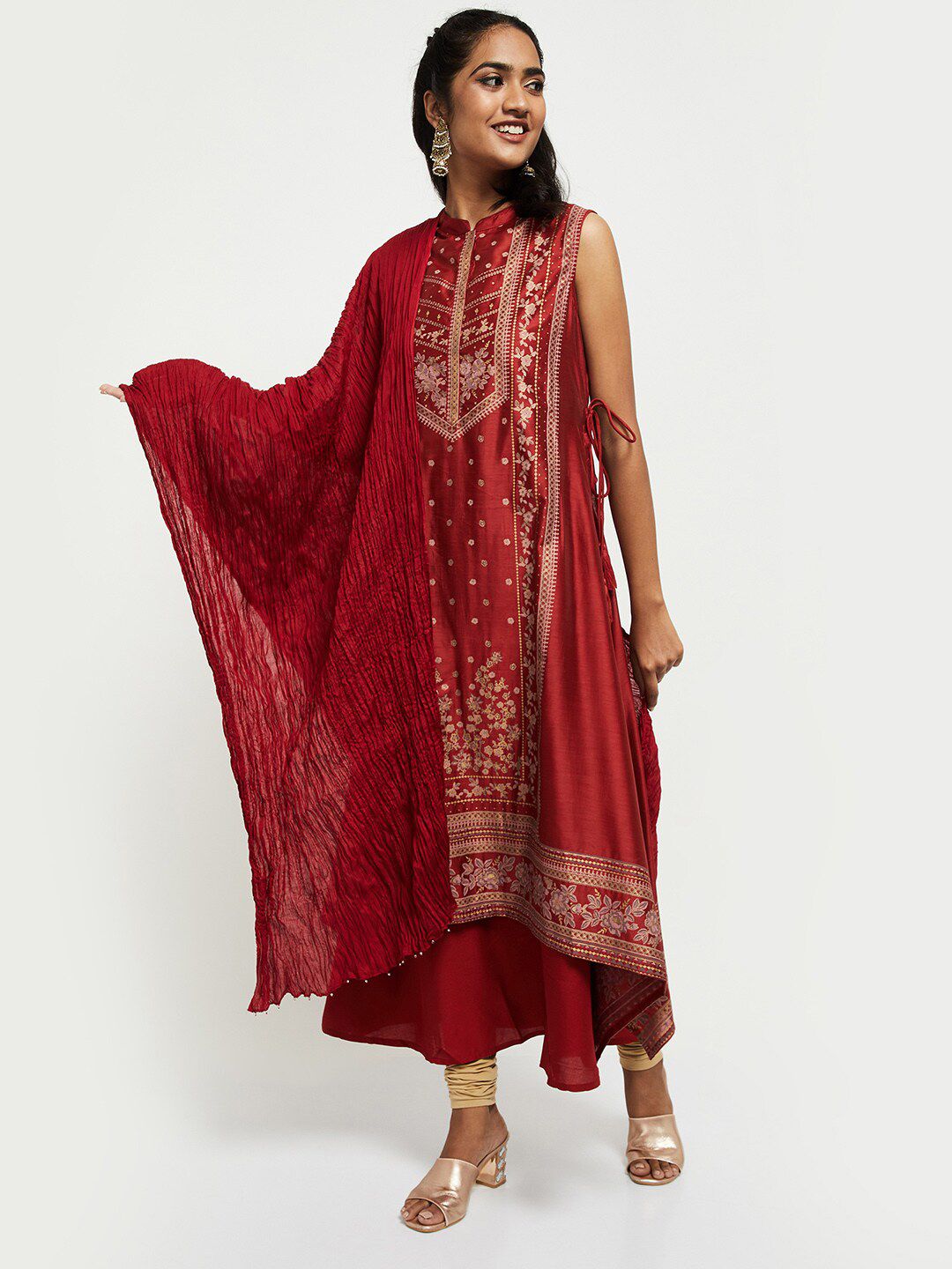 max Red Pure Cotton Dupatta Price in India