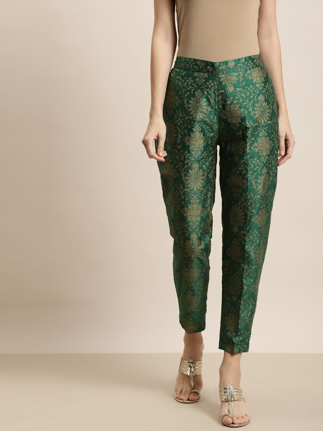 Shae by SASSAFRAS Women Green Floral Printed Tapered Fit Easy Wash Cigerette Trousers Price in India