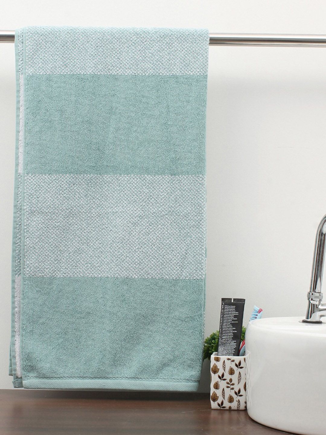 AVI Living Sea Green Striped 600 GSM Pure Cotton Bath Towels Price in India