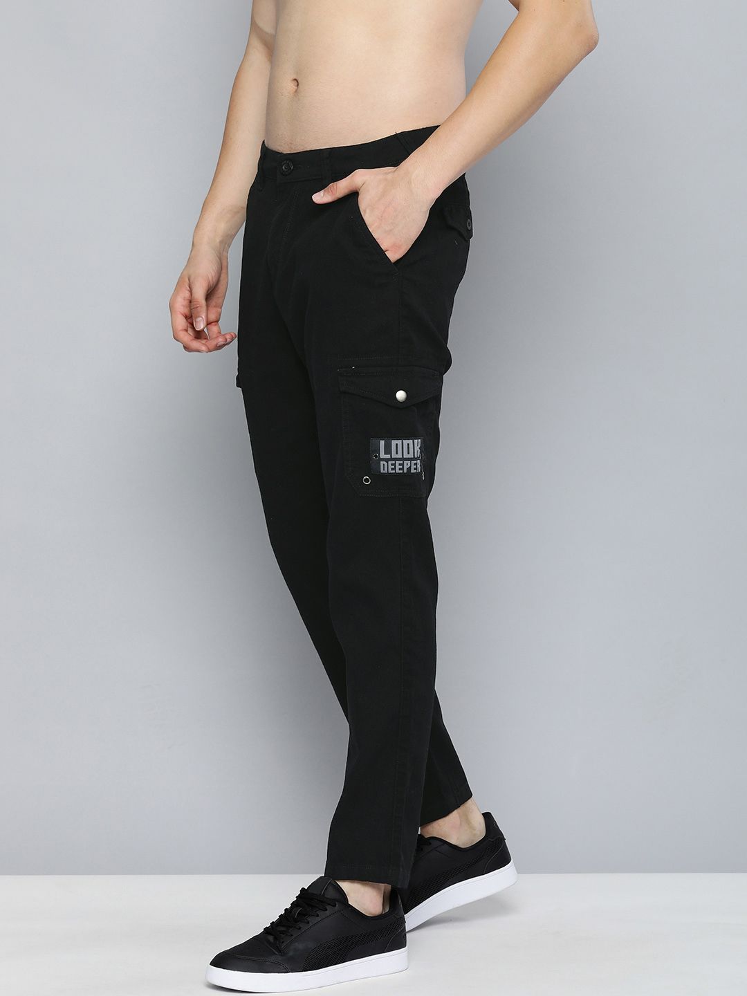 HERE&NOW Men Black Typography Printed Mid-Rise Cargos Trousers