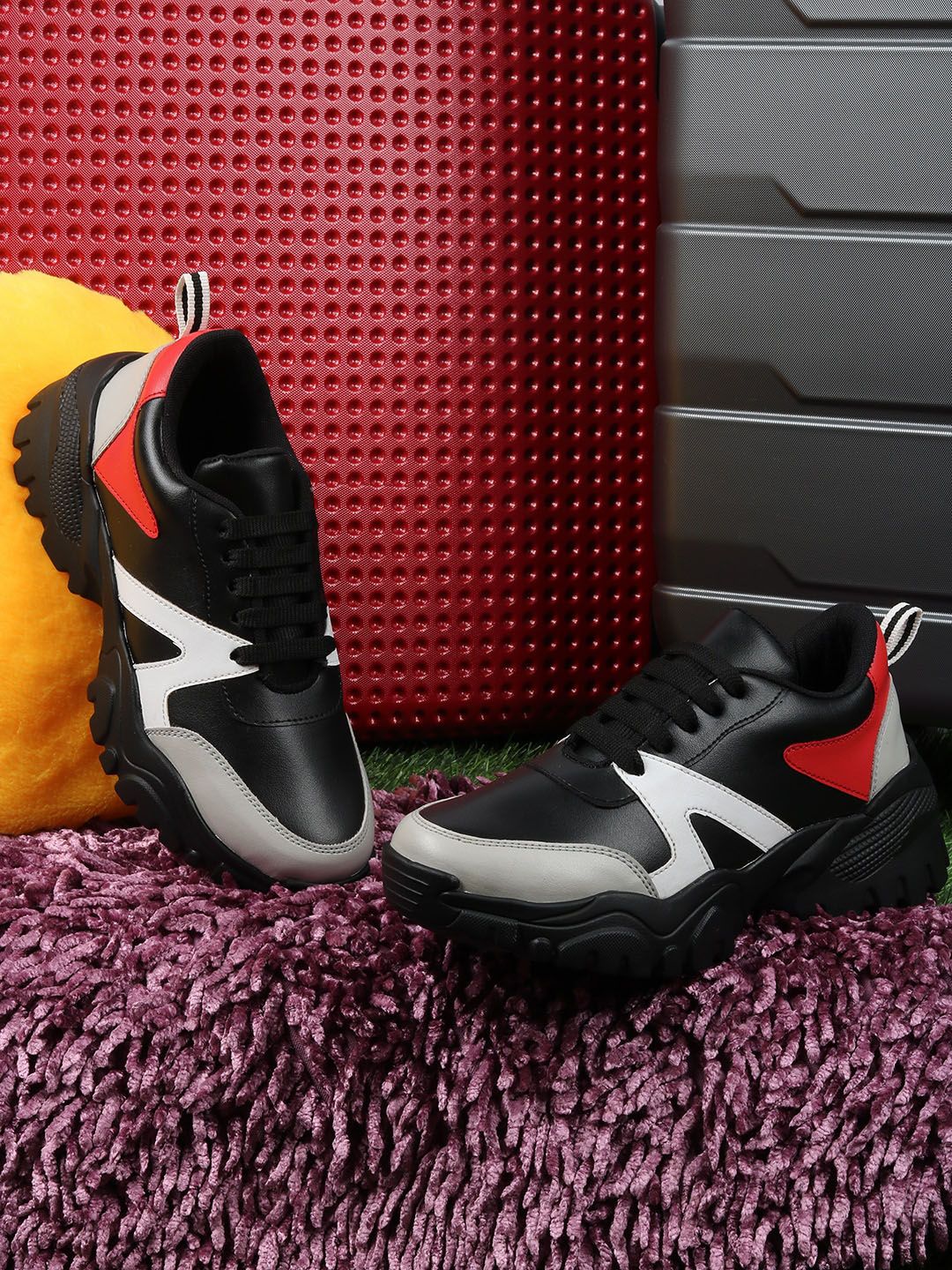 TWIN TOES Women Black Colourblocked Sneakers Price in India
