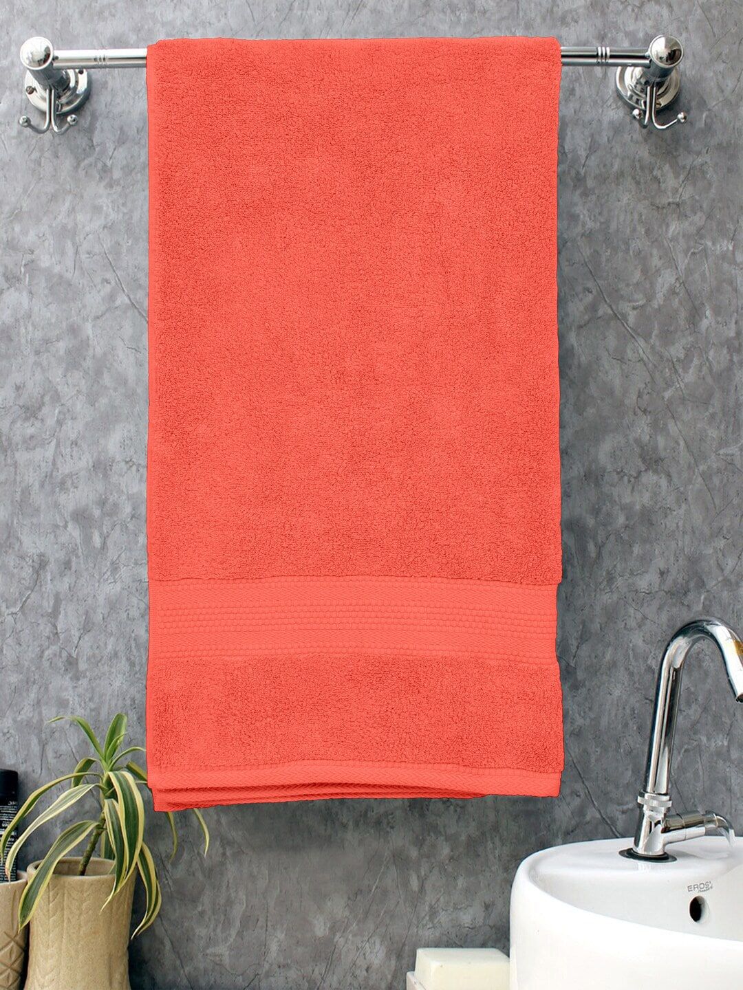 BOMBAY DYEING Red Solid 650 GSM Bath Towel Price in India