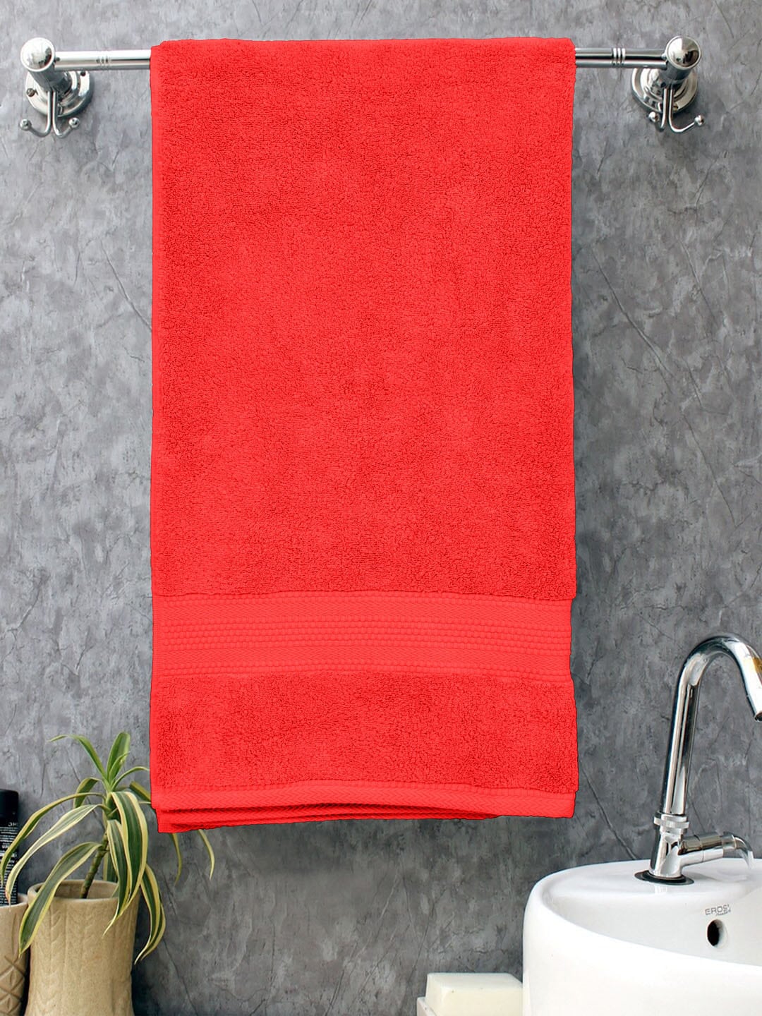 BOMBAY DYEING Red Solid 650 GSM Cotton Bath Towel Price in India