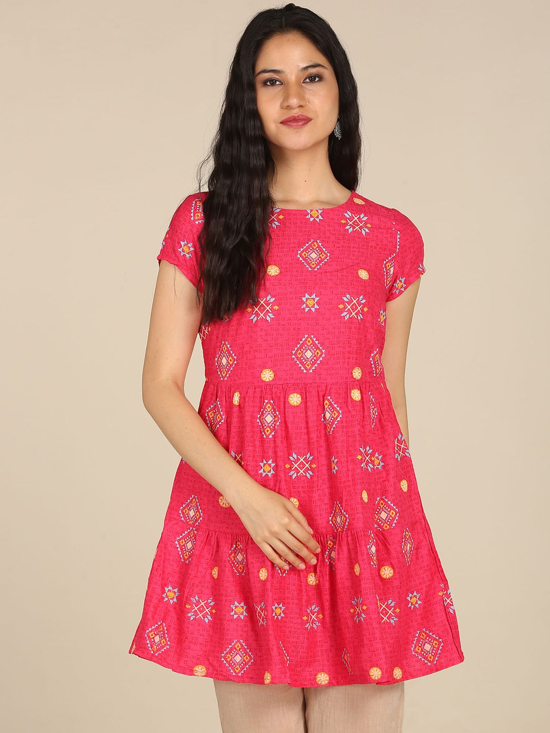 Karigari Women Pink & White Geometric Printed Kurta Price in India