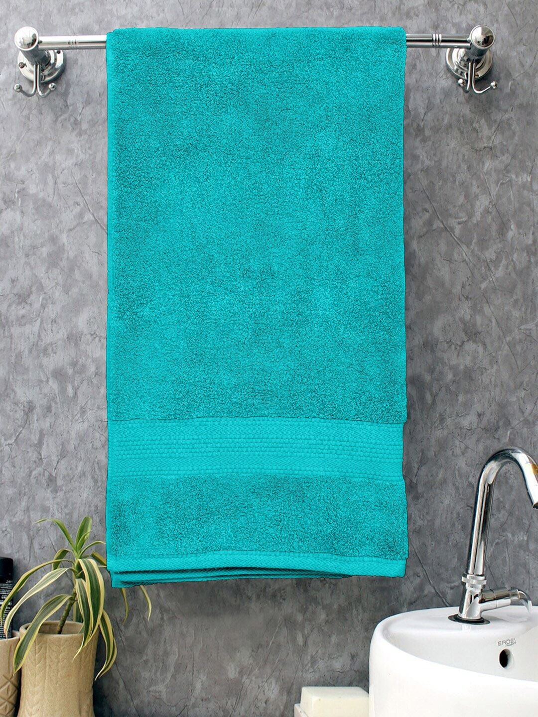 BOMBAY DYEING Sea-Green Solid 650 GSM Cotton Bath Towel Price in India