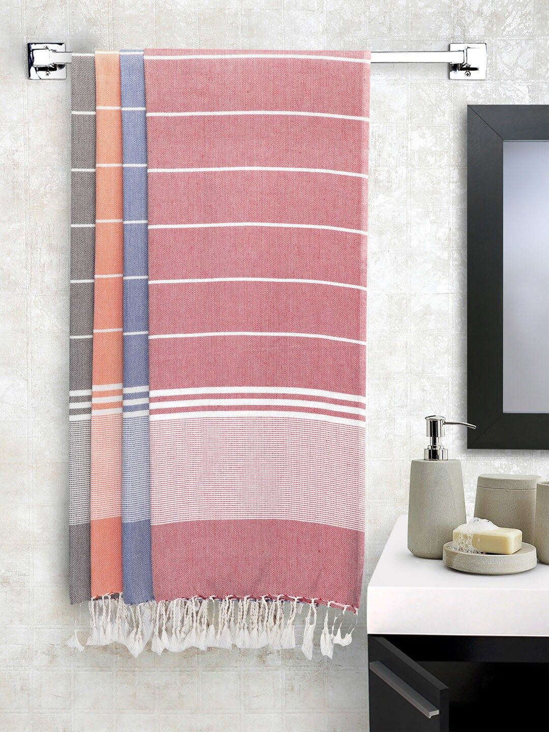 Arrabi Set Of 4 Striped Handwoven Cotton 210 GSM Bath Towel Price in India
