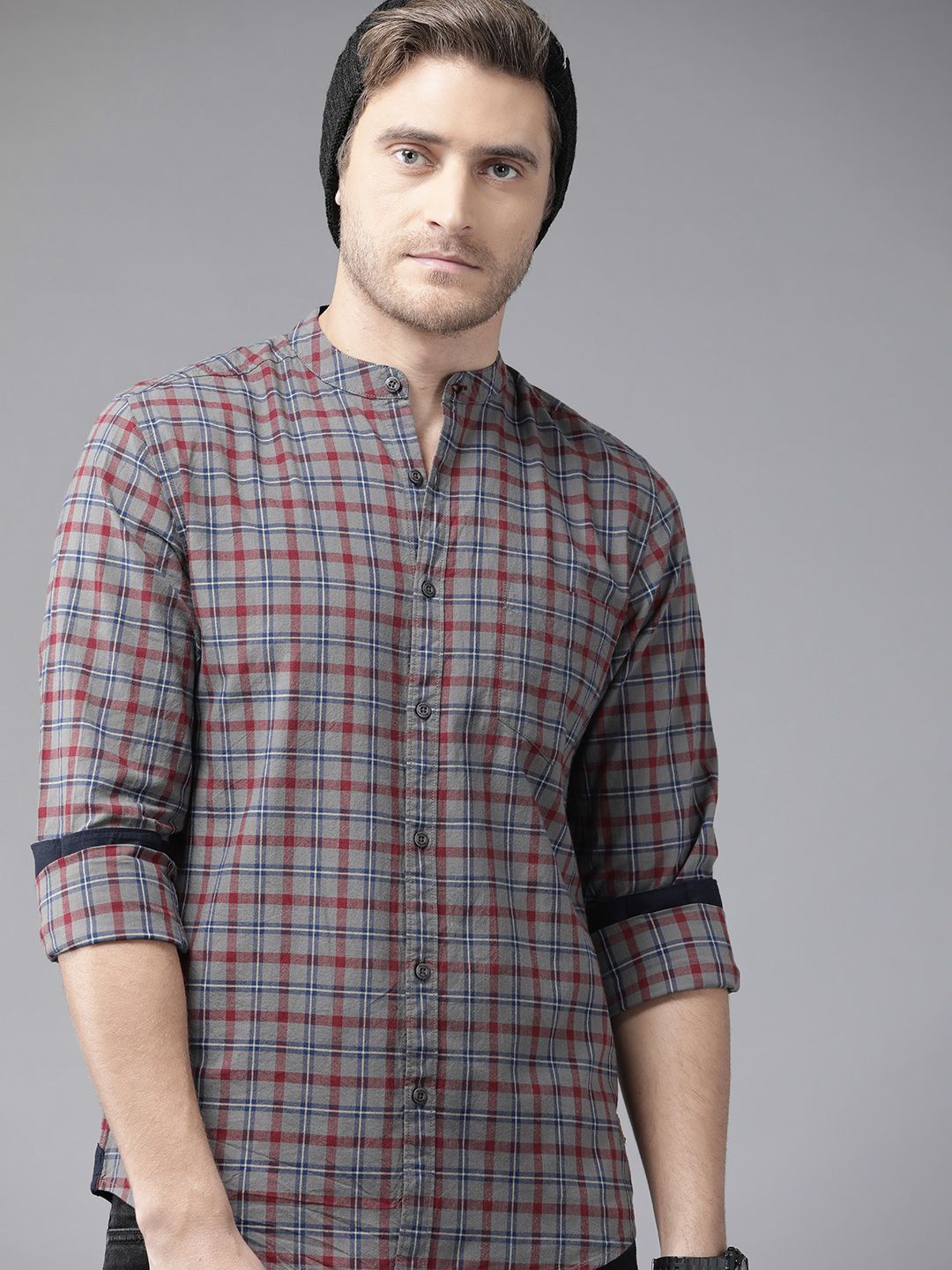 Roadster Men Charcoal Grey and Red Pure Cotton Tartan Checked Sustainable Casual Shirt