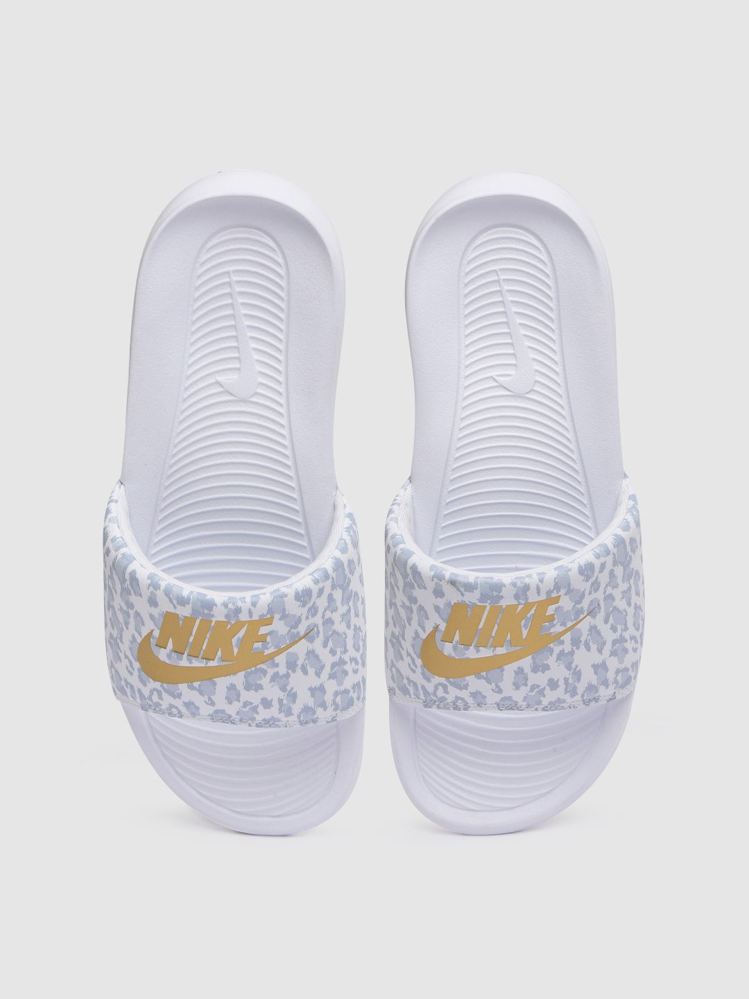 Nike Women White VICTORI ONE PRINT Sliders Price in India