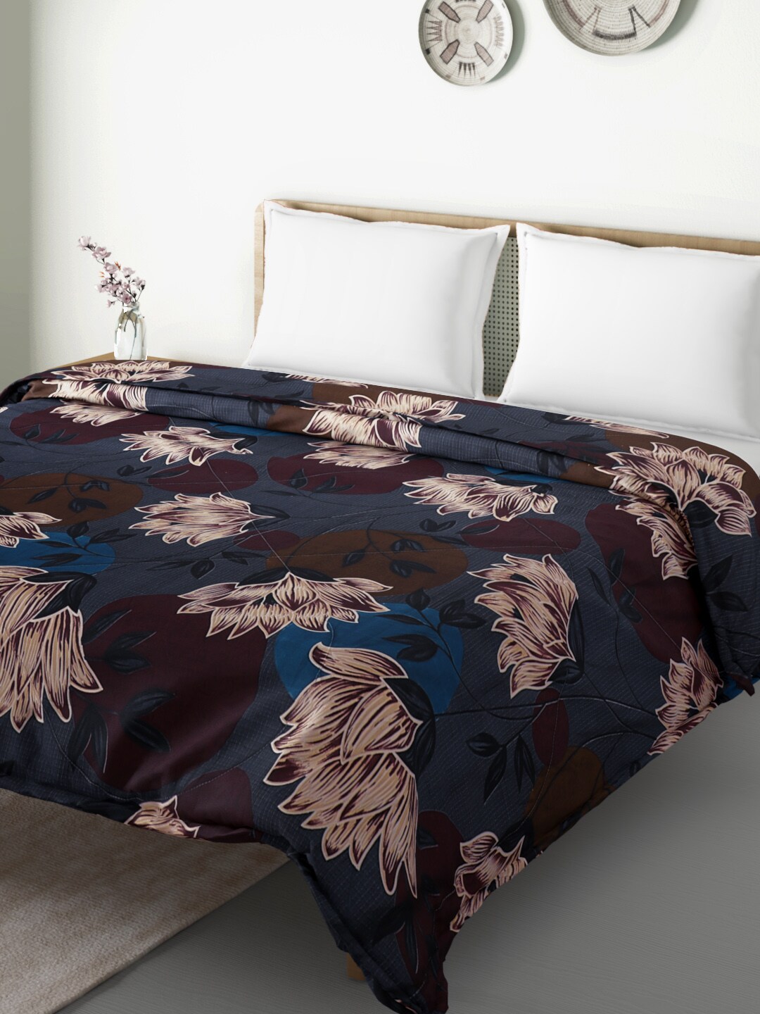 Aura Multicoloured Floral Mild Winter 150 GSM Double Bed Comforter Price in India