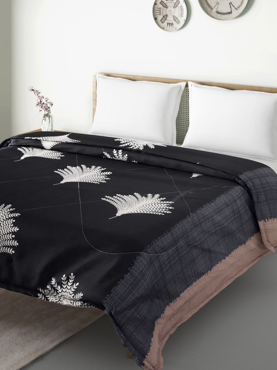 Aura Black & White Floral Print Mild Winter 150 GSM Double Bed Comforter Price in India