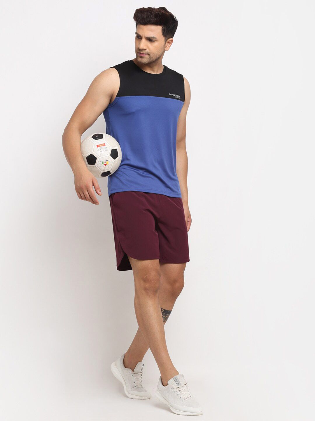 Invincible Colourblocked Slim Fit Structured Vest