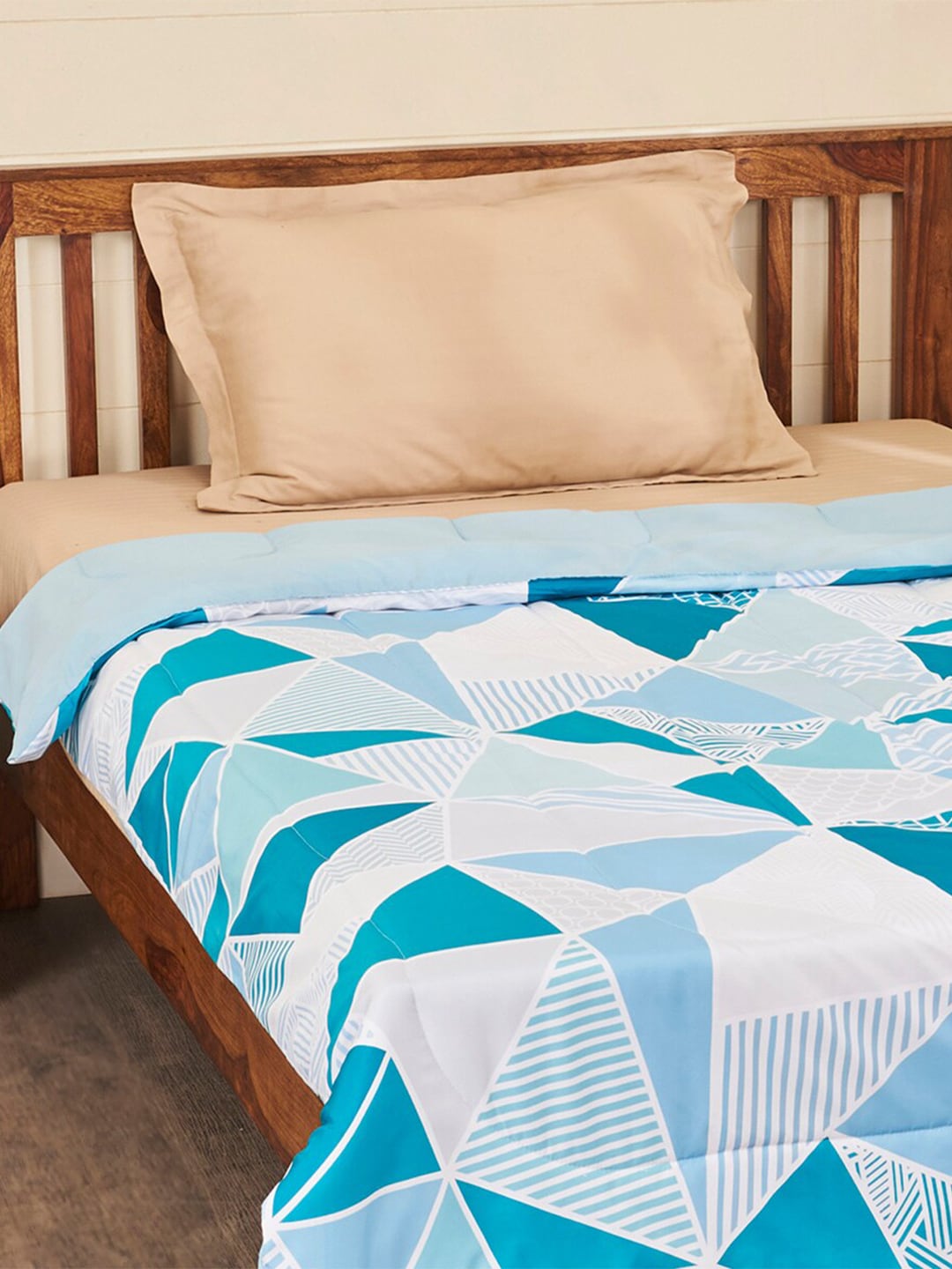 Home Centre Blue & White Printed Mild Winter 150 GSM Single Bed Dohar Price in India