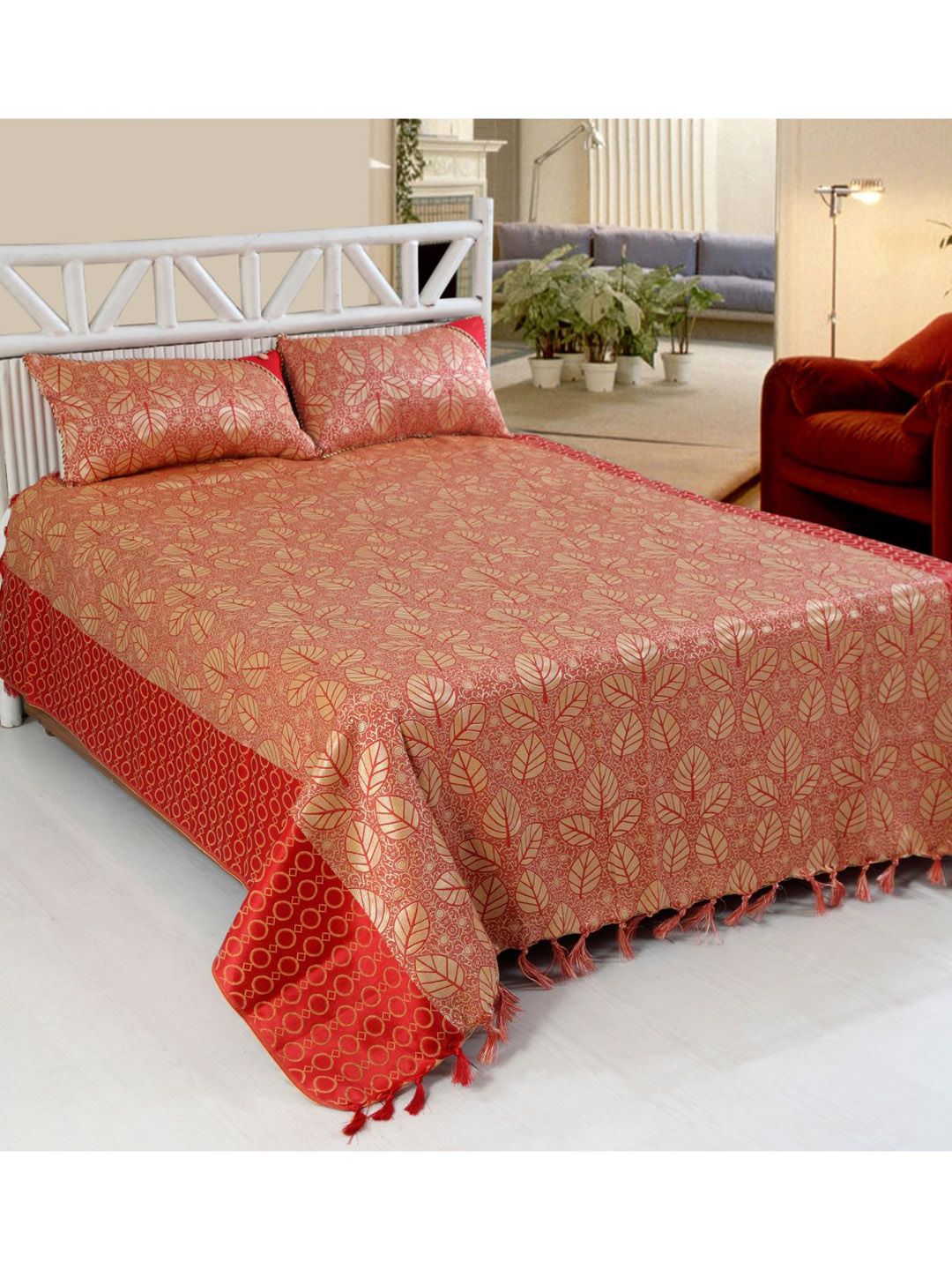 Varde Red & Gold Colored Woven Design Double Bed Cover With 2 Pillow Covers Price in India