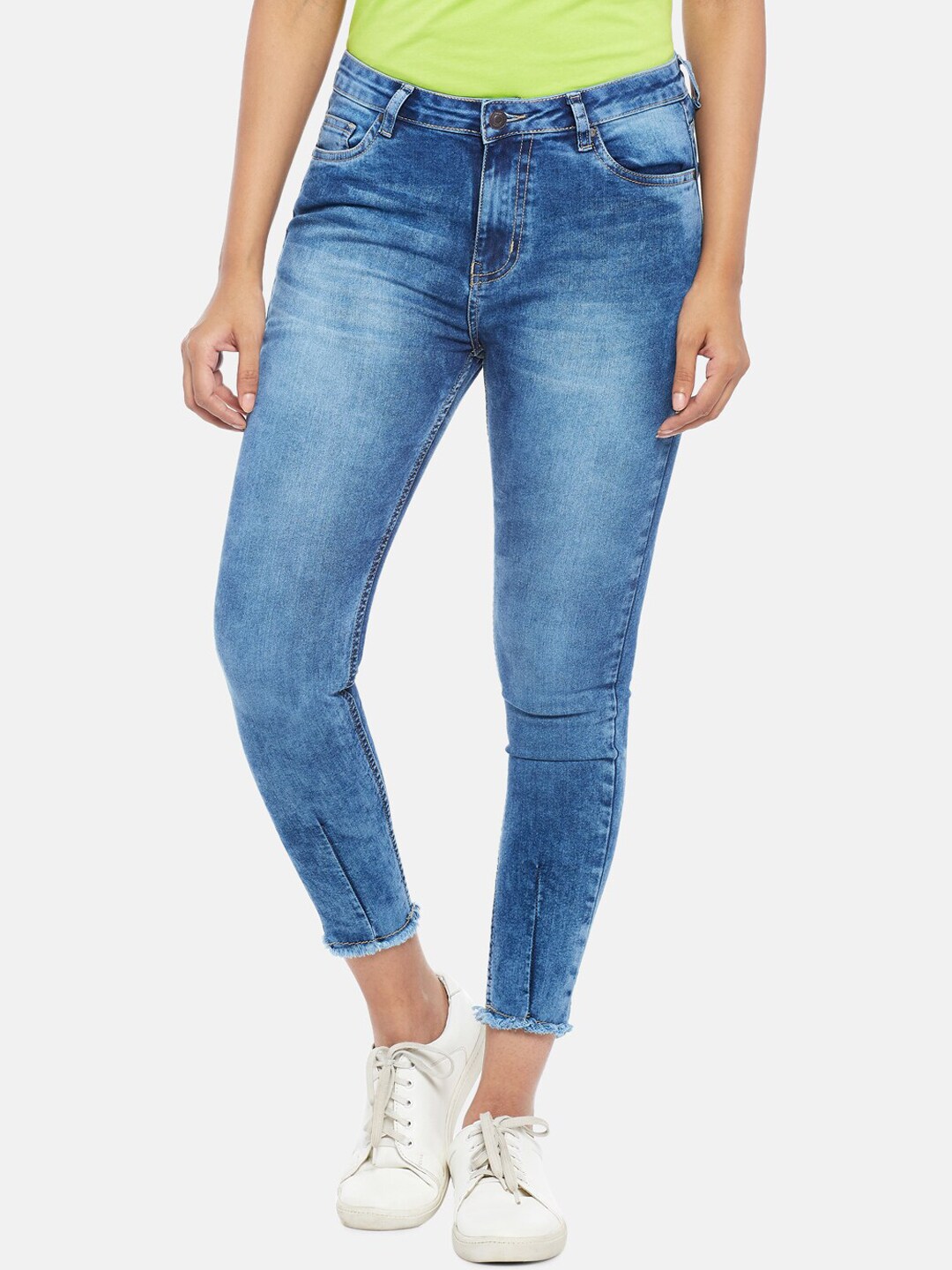 People Women Blue Tapered Fit Heavy Fade Stretchable Jeans Price in India