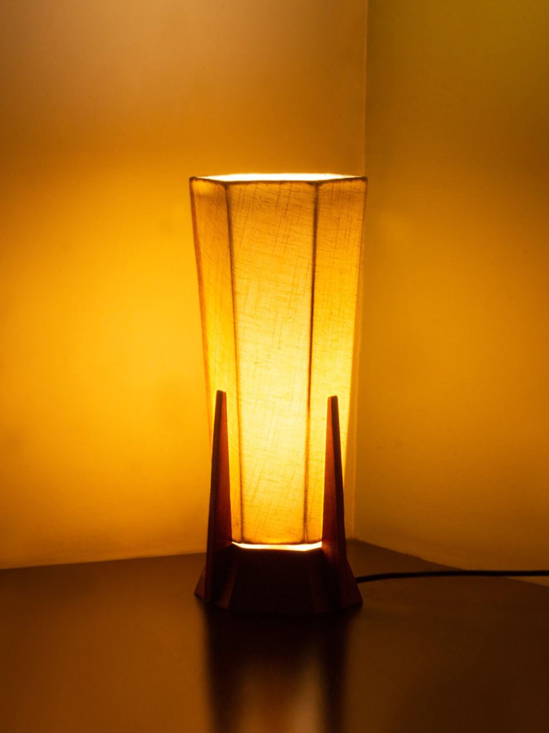 ExclusiveLane Cream-Coloured & Brown Contemporary Table Lamp With Shade Price in India