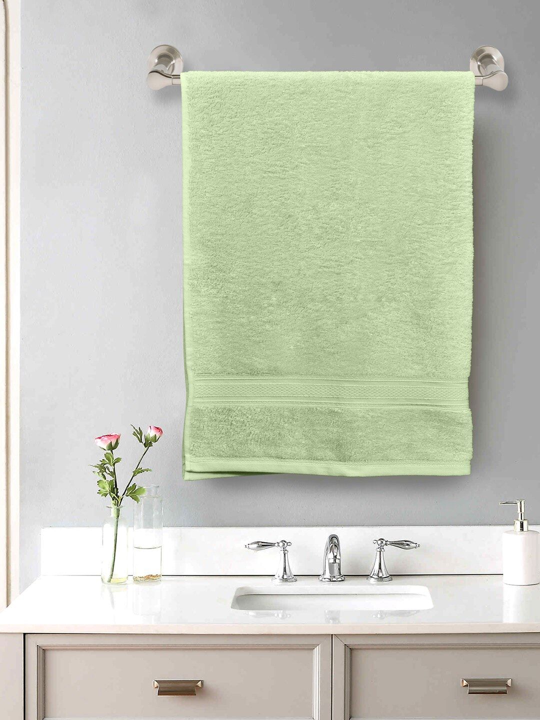 Home Fresh Green Solid Pure Cotton 550 GSM Bath Towel Price in India