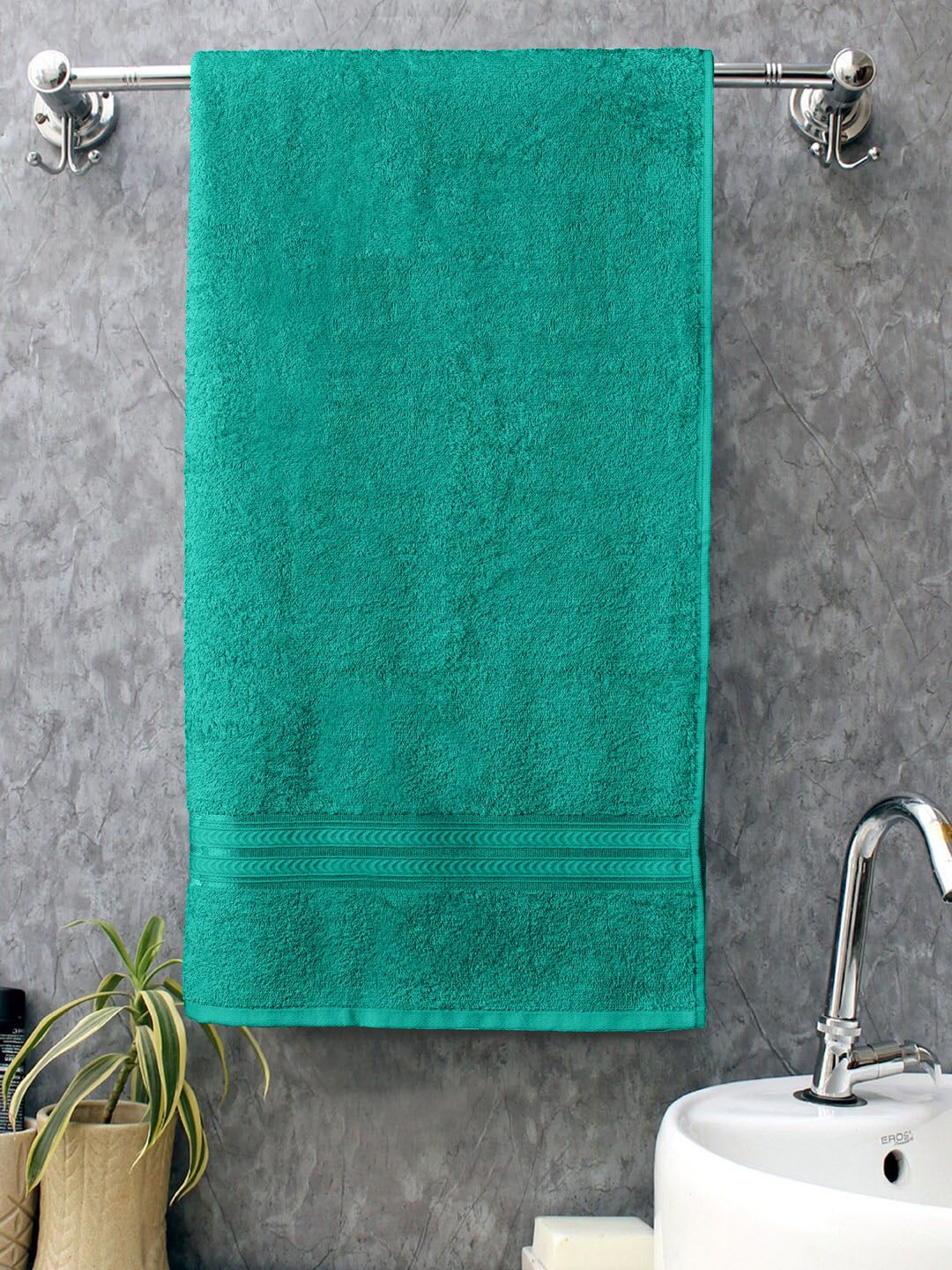 Home Fresh Green Solid Pure Cotton 550 GSM Home Essential Bath Towel Price in India