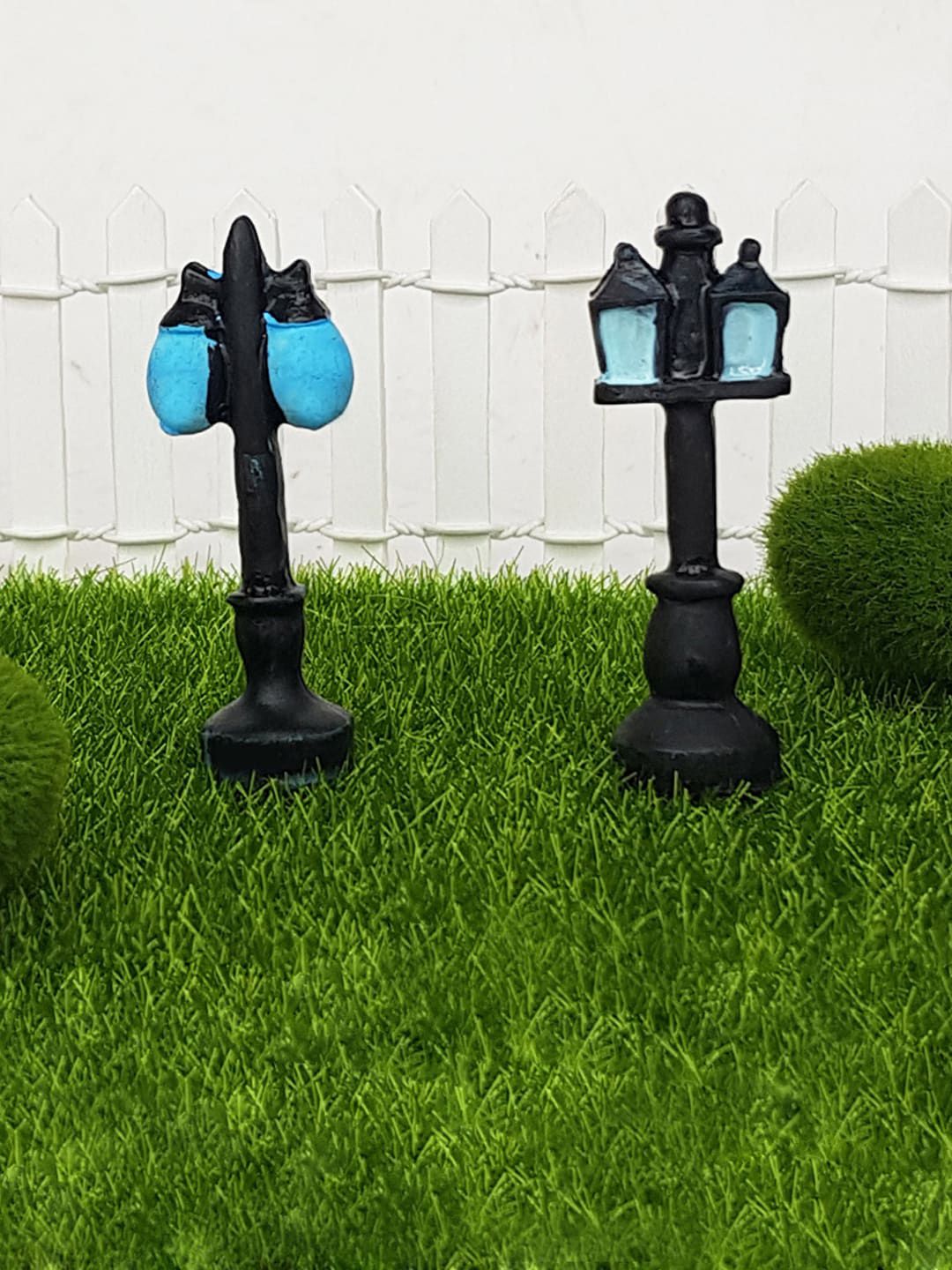 Wonderland Set Of 2 Black & Blue Miniature Street Lights Garden Accessories Price in India