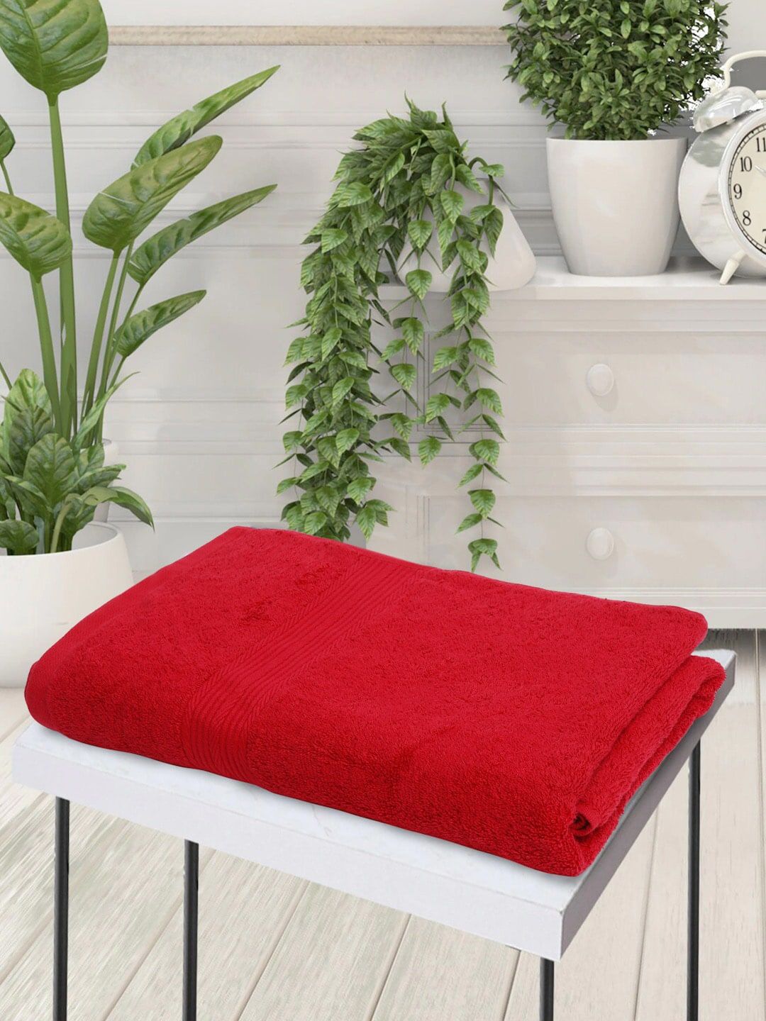 Creeva Red Solid 500 GSM Cotton Bath Towel Price in India