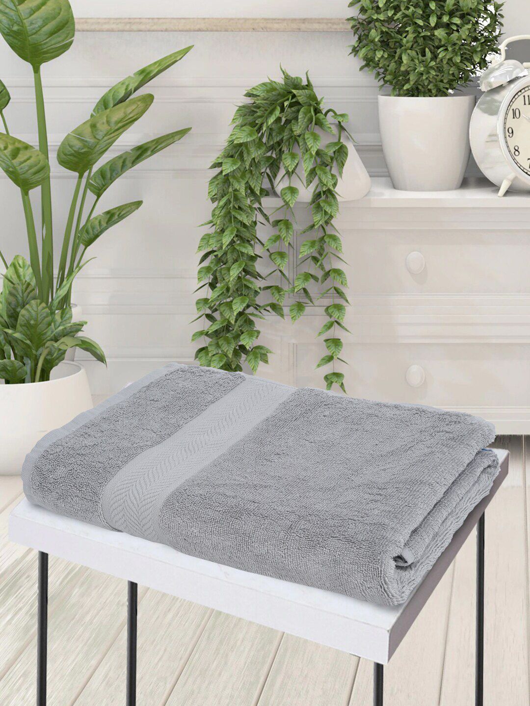 Creeva Silver-Coloured Solid 550 GSM Cotton Bath Towel Price in India