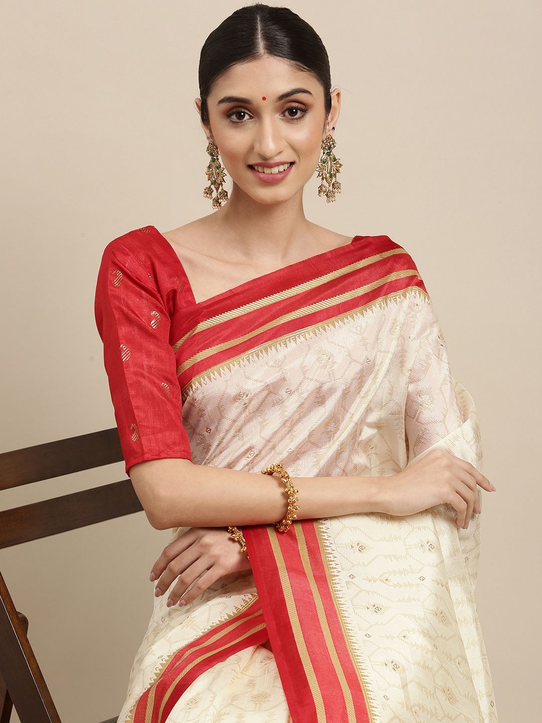 Saree mall Off White & Red Ethnic Motifs Silk Blend Bomkai silk Sarees Price in India