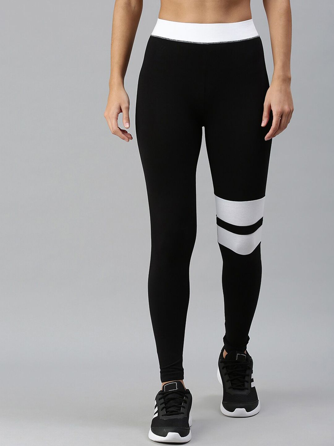 De Moza Women Black Active Wear Tights Price in India