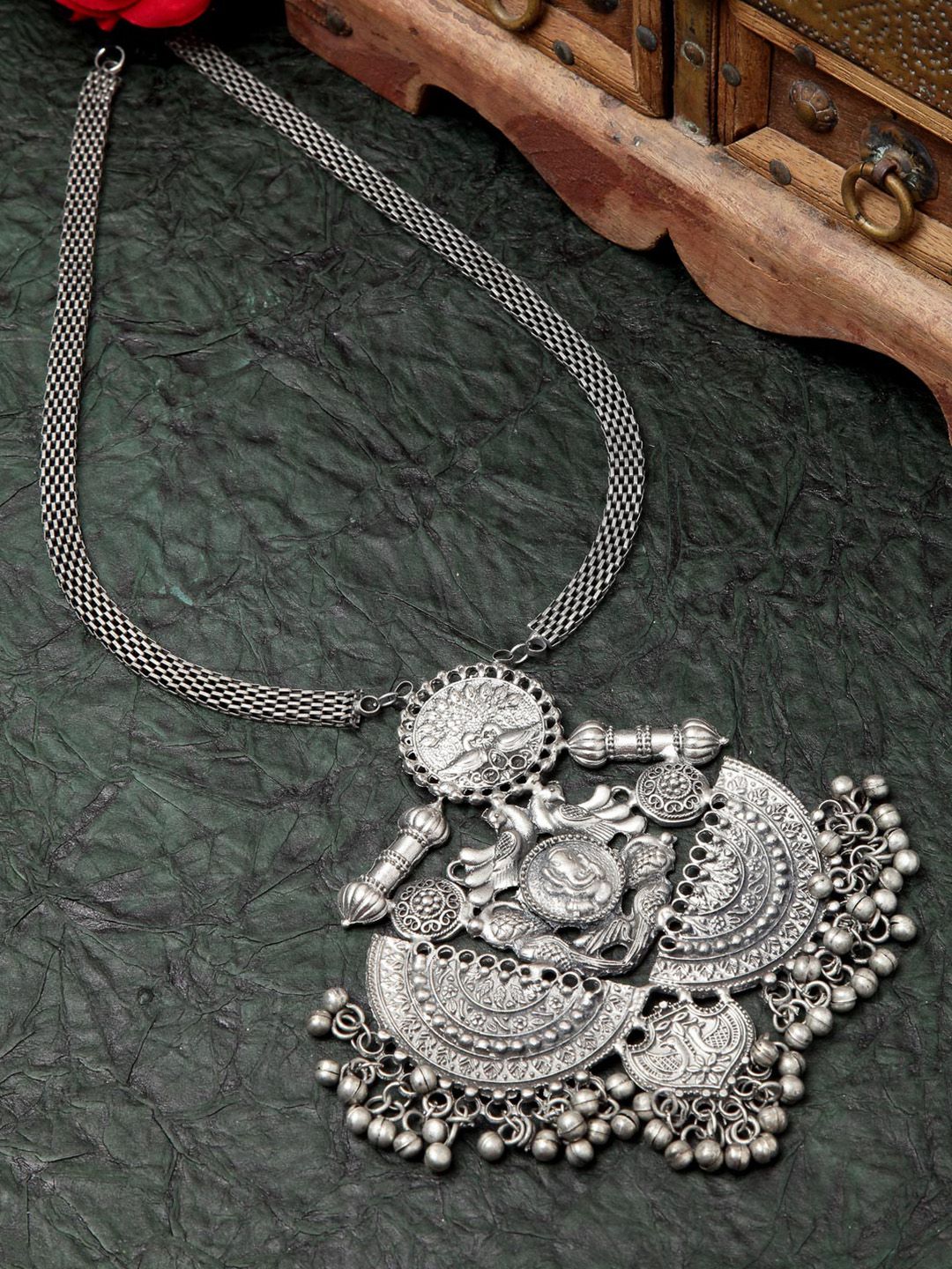 Moedbuille Women Silver-Toned & Plated Filigree Work Oxidised Temple Necklace Price in India