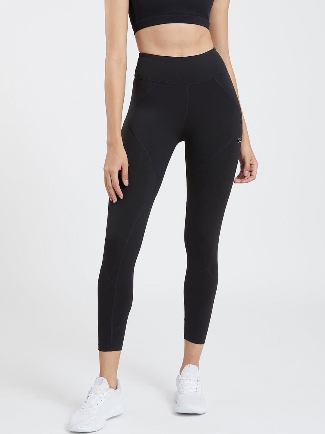 CREEZ Women Black Solid Rapid-Dry Training Tights Price in India