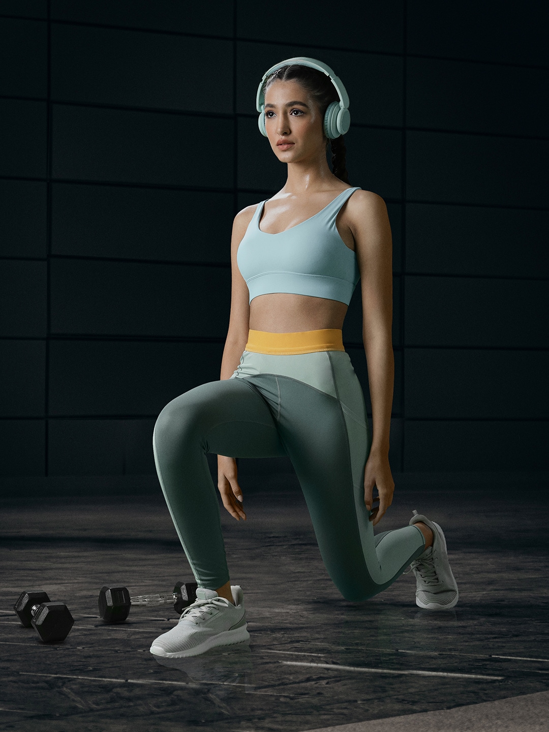 URBANIC Mint Green Workout Bra Lightly Padded Price in India, Full  Specifications & Offers