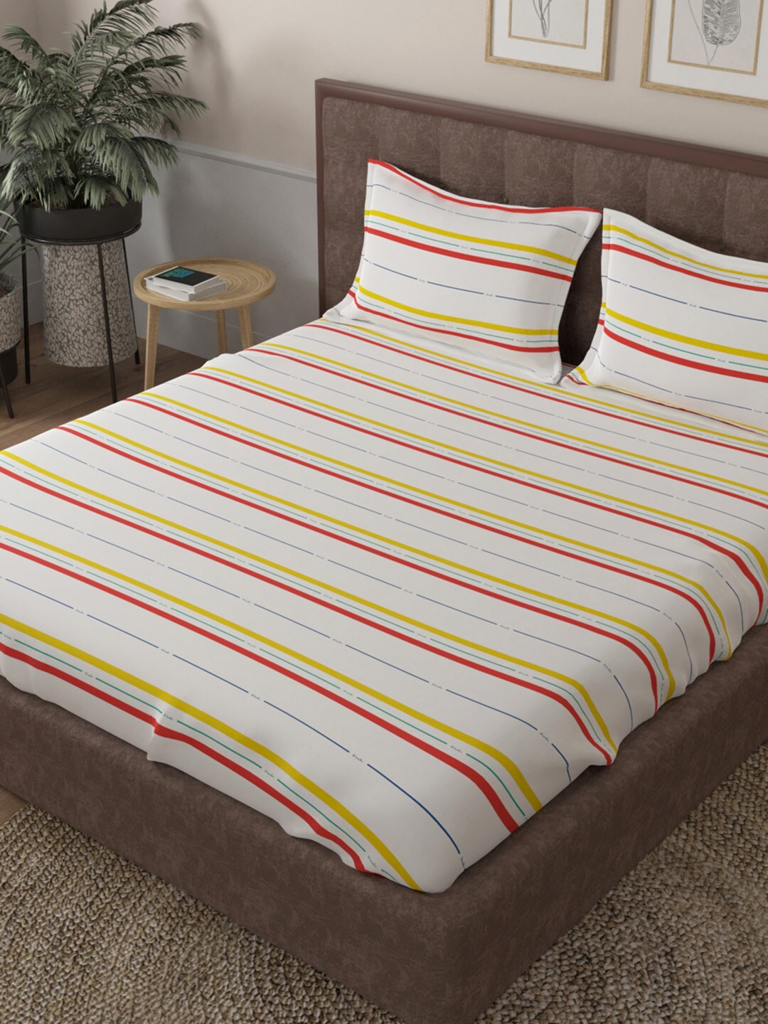 United Colors of Benetton White & Orange Pure Cotton King Bedsheet with 2 Pillow Covers Price in India