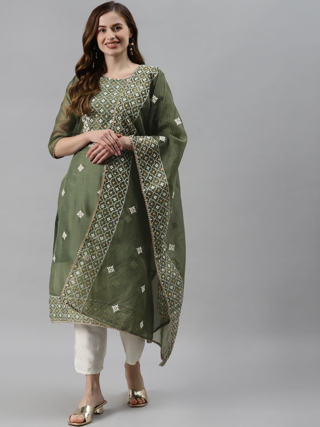 SWAGG INDIA Women Green Floral Embroidered Regular Kurta with Trousers & With Dupatta