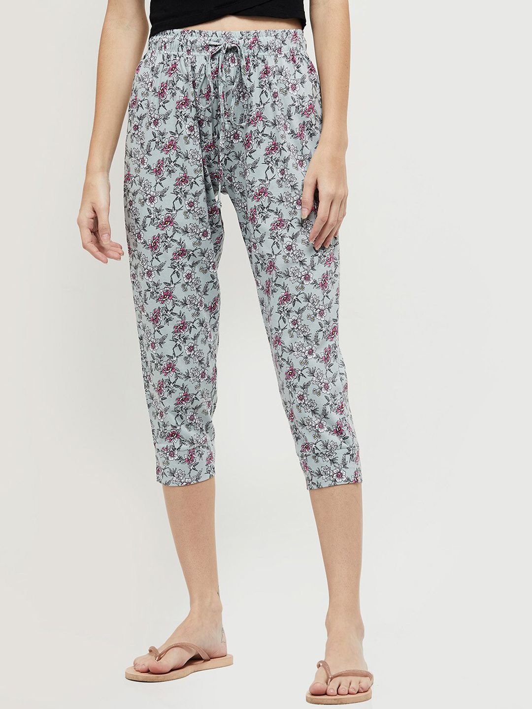 max Women Blue & Black Printed Three-Fourth Lounge Pants Price in India