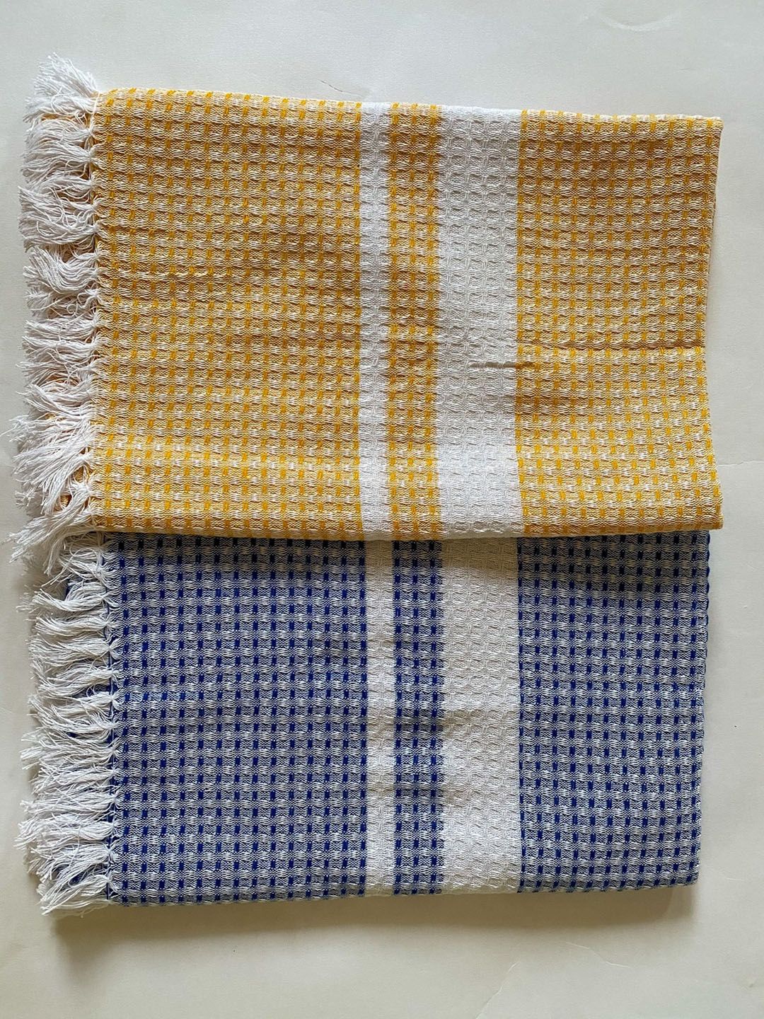 Lushomes Set Of 2 Checked Cotton 225 GSM Bath Towels Price in India
