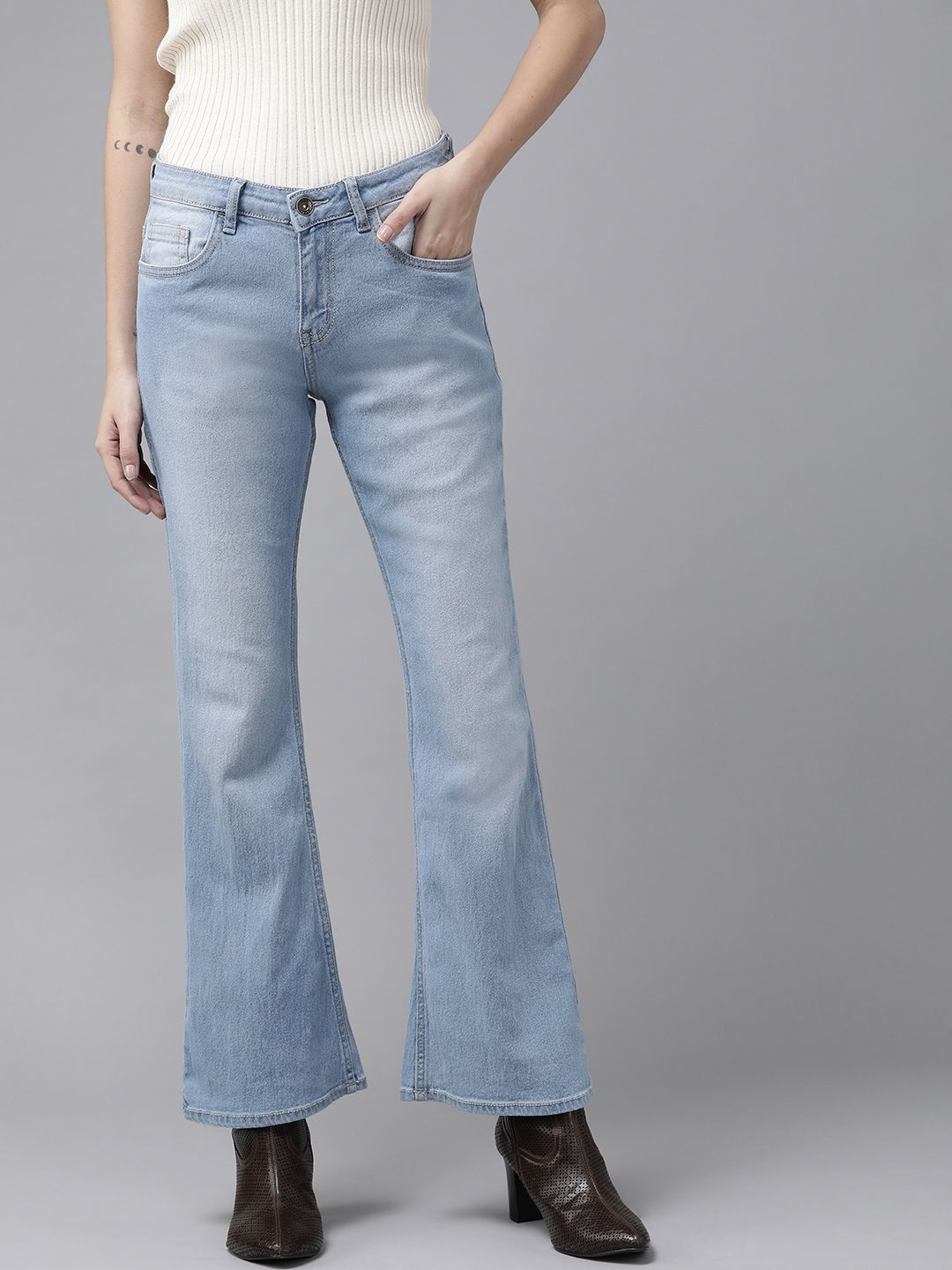 The Roadster Lifestyle Co Women Blue Flared Light Fade Stretchable Jeans Price in India