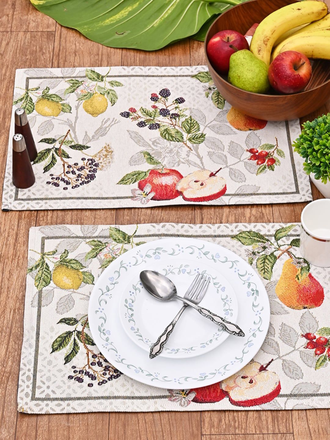 AVI Living Set of 6 Cream-Coloured & Red Jacquard Woven Polycotton Table Mats Price in India
