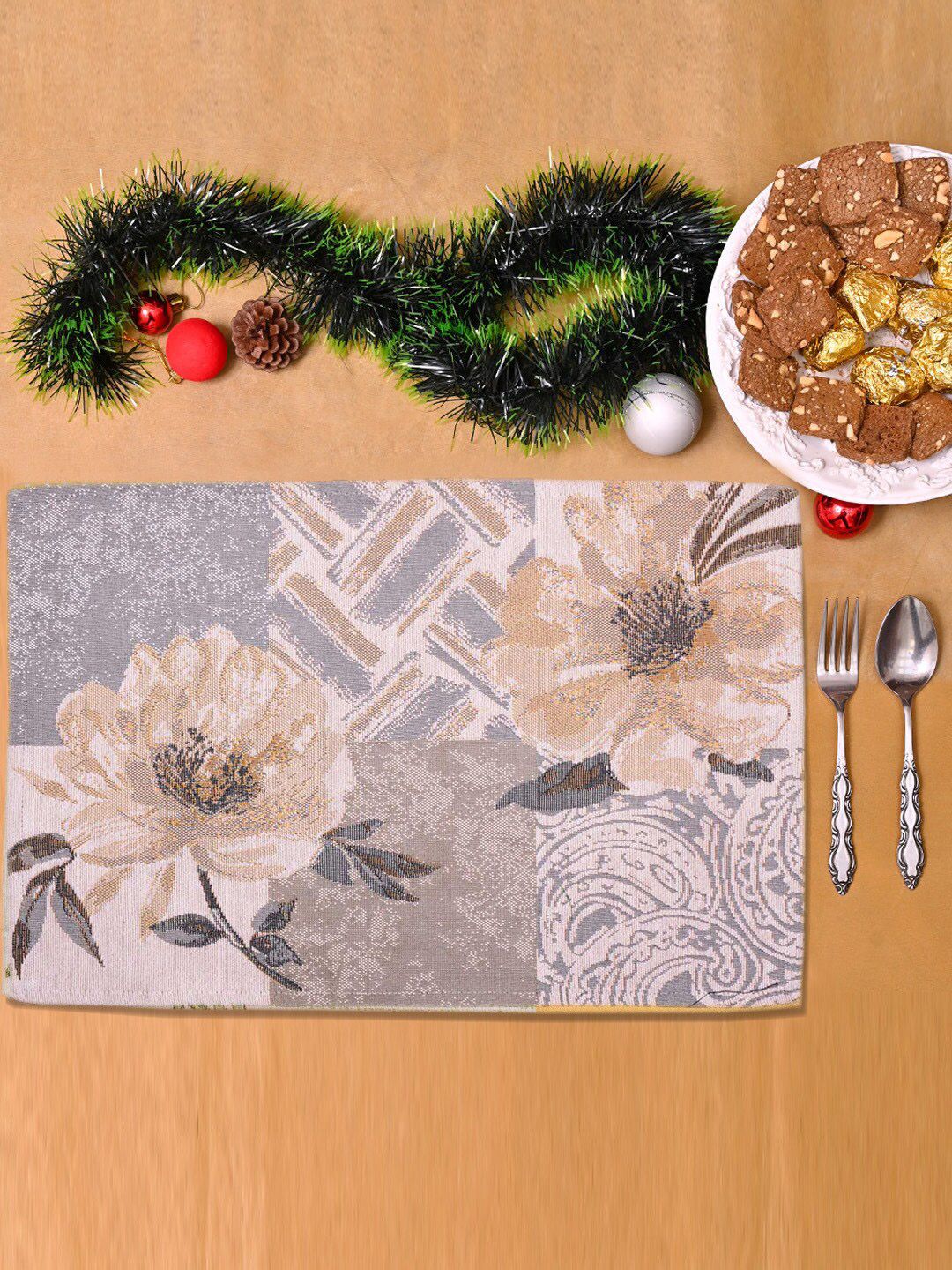 AVI Living Set of 6 Gold & Silver Polycotton Vintage Floral Table Mats Price in India