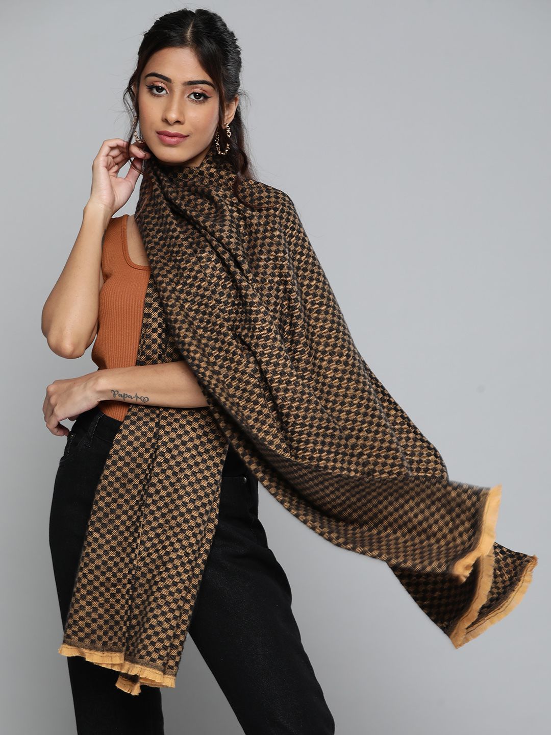 SASSAFRAS Women Black & Beige Woven Design Stole Price in India