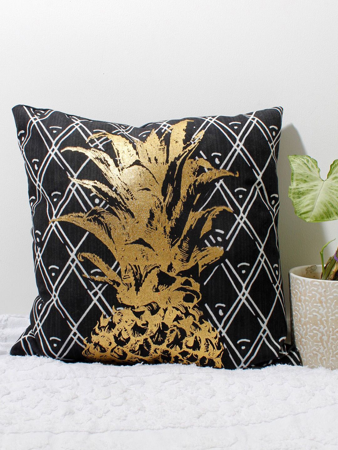 AVI Living Black & Gold-Toned Geometric Square Cushion Covers Price in India