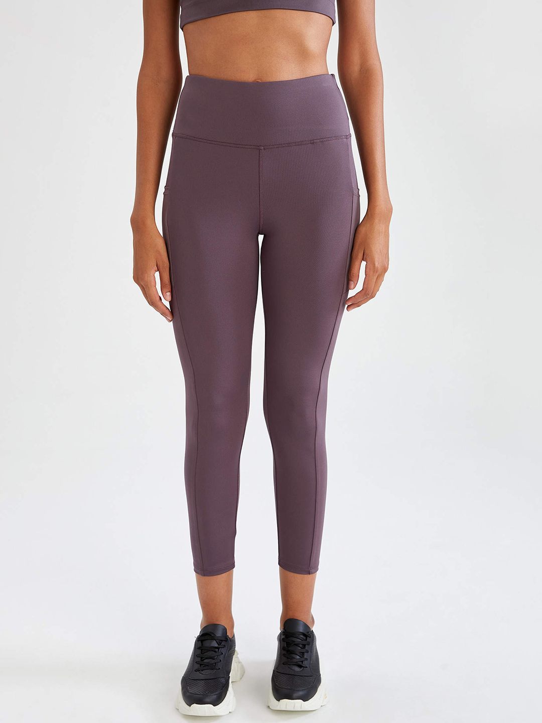 DeFacto Women Purple Solid Slim Fit Cropped Tights Price in India