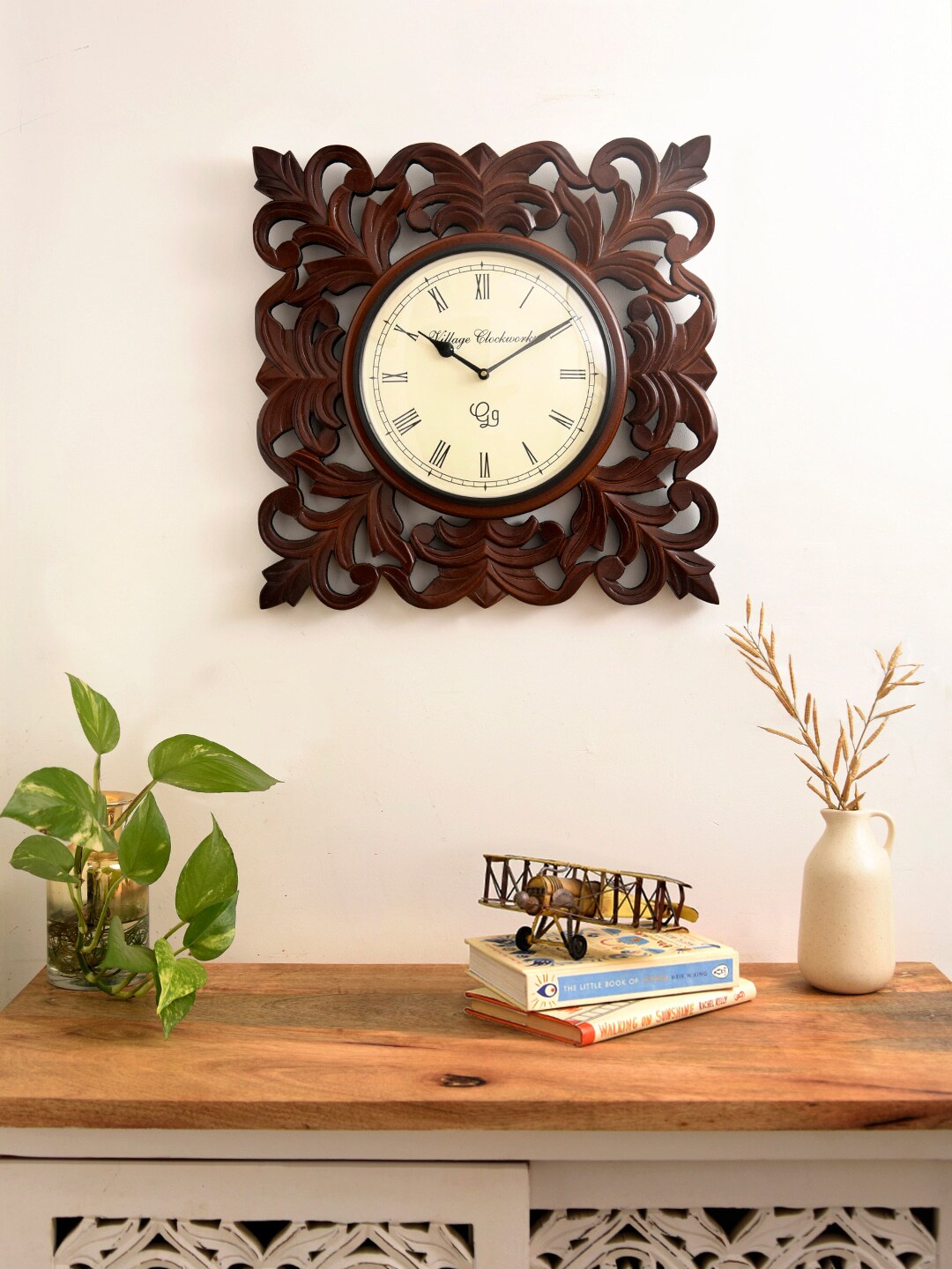 green girgit Brown & Cream-Coloured Textured Traditional Wall Clock Price in India