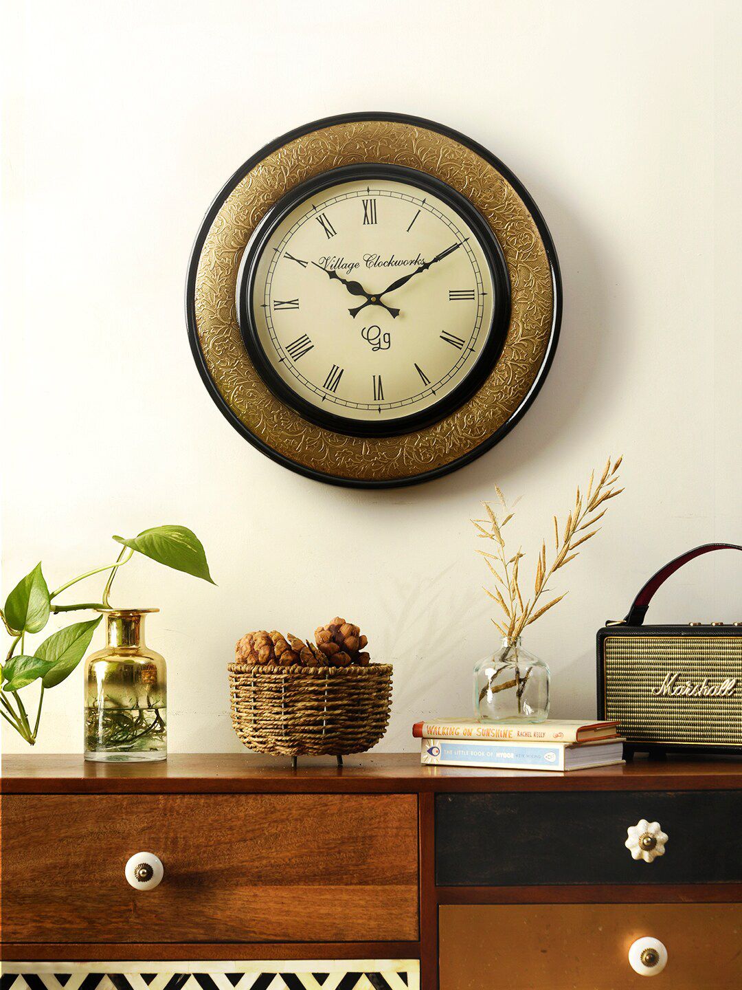 green girgit Beige & Black Textured Traditional Wall Clock Price in India
