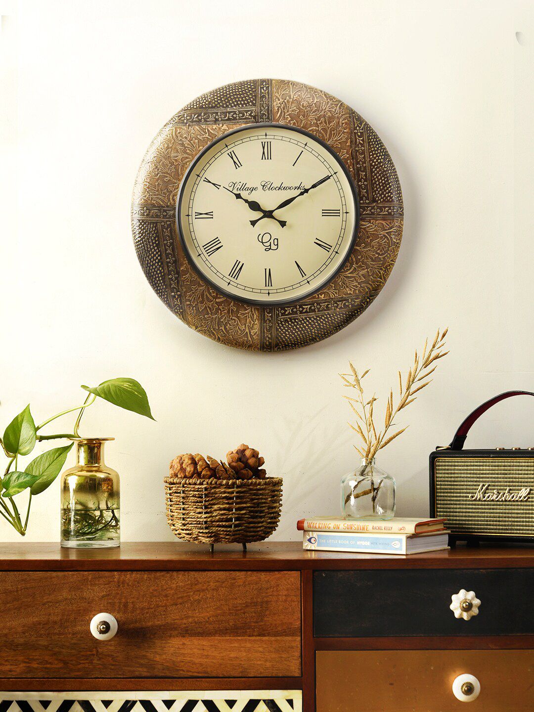 green girgit Cream-Coloured & Gold-Toned Traditional Wall Clock Price in India