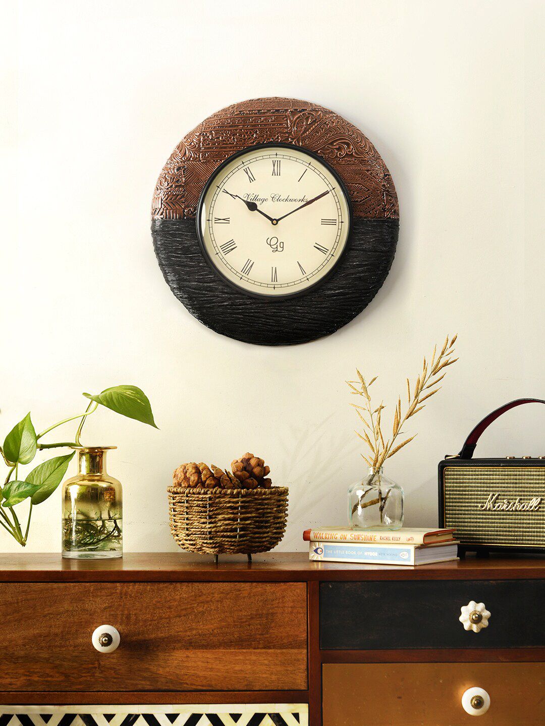 green girgit Bronze-Toned & Black Colourblocked Contemporary Wall Clock Price in India
