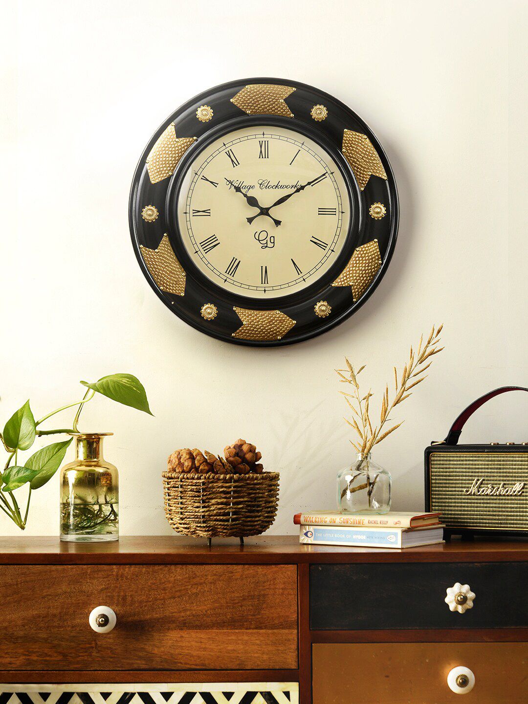 green girgit Black & Bronze-Toned Textured Traditional Wall Clock Price in India