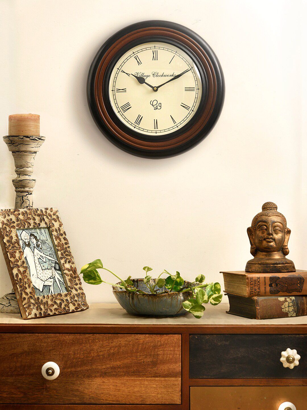 green girgit Brown & Black Textured Traditional Wall Clock Price in India