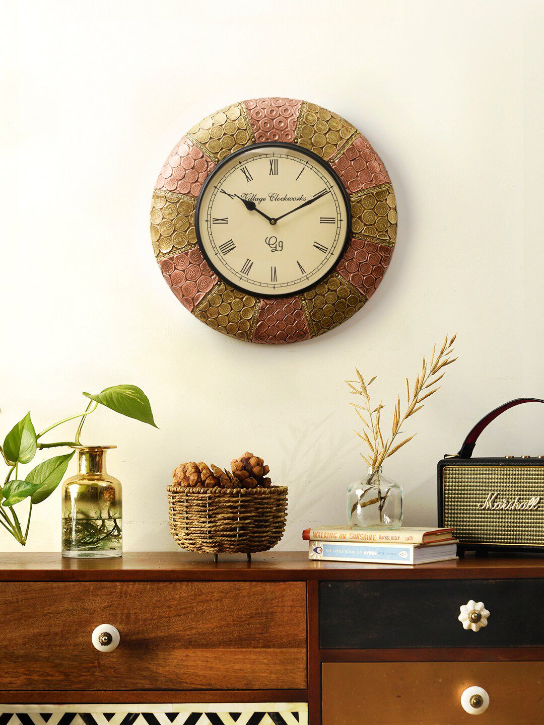 green girgit Bronze-Toned & Gold-Toned Textured Contemporary Round Wall Clock Price in India